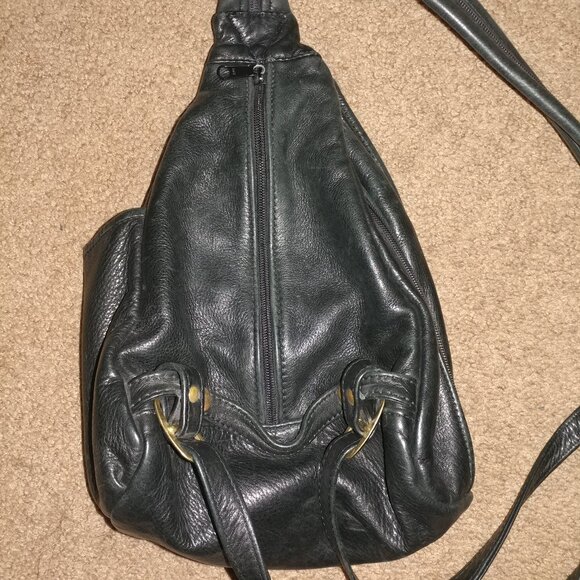 Mac Clay Leather Design: Tan/Black Leather Convertible Backpack/Shoulder Bag - Picture 6 of 14